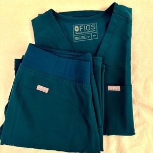 Figs Scrubs (forest green) - Technical Collection.